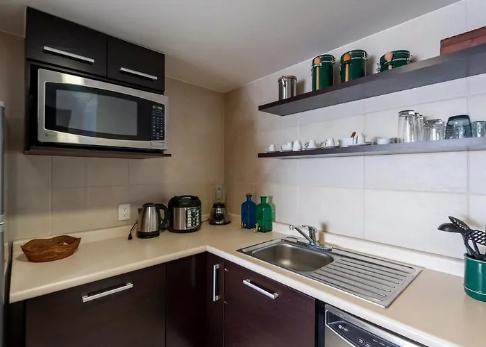Beautiful W/amenities In Front Of Carso Casa de férias